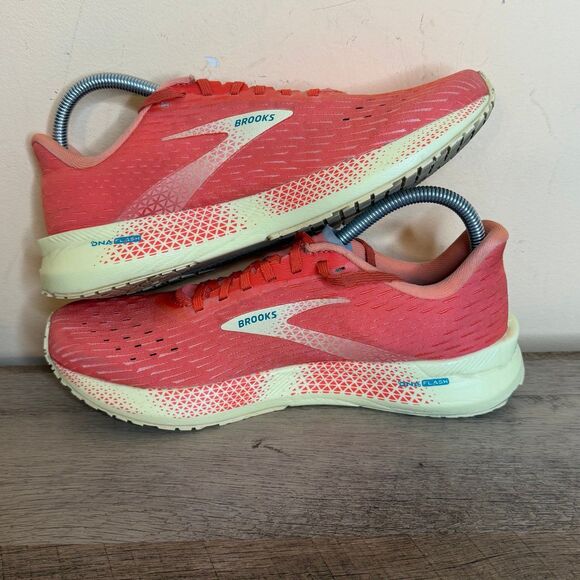 Brooks Hyperion Tempo women’s Size 9 coral yellow Shoes - Picture 1 of 8